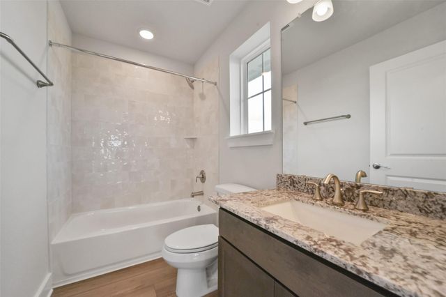 13625 Fairway Arbor Drive, Texas City, TX 77568