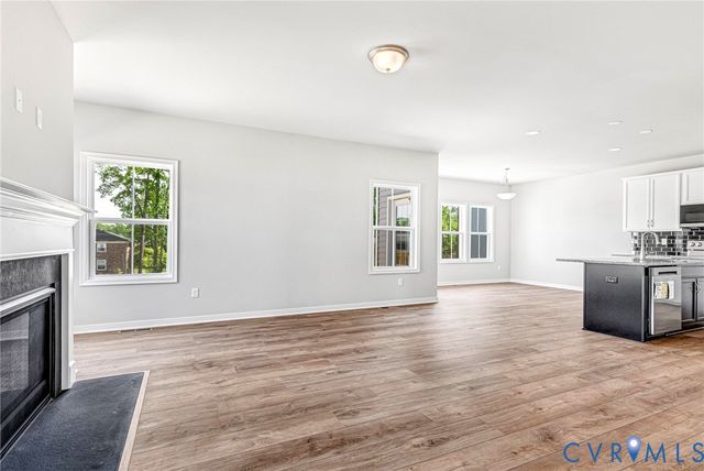 4313 Poplar Village Dr, Chester, VA 23831