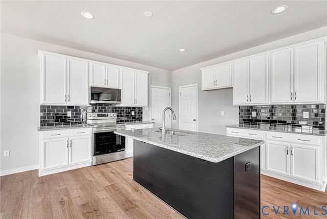 4313 Poplar Village Dr, Chester, VA 23831
