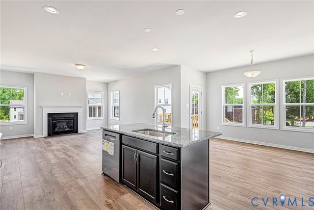 4313 Poplar Village Dr, Chester, VA 23831