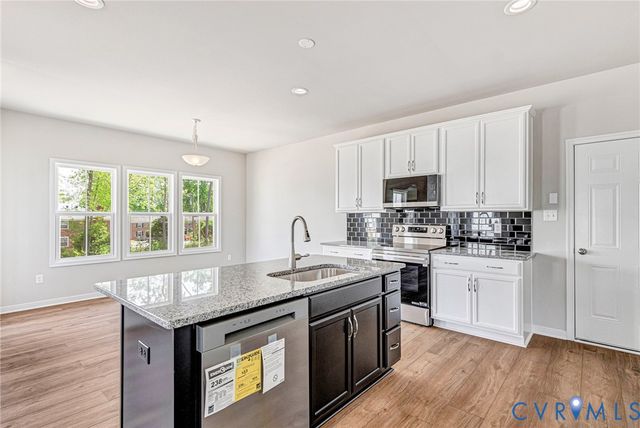 4313 Poplar Village Dr, Chester, VA 23831