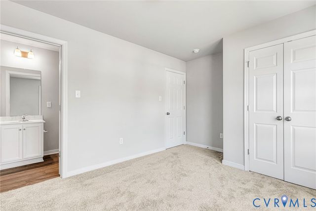 4313 Poplar Village Dr, Chester, VA 23831