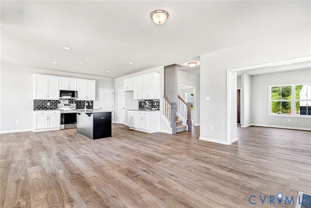 4313 Poplar Village Dr, Chester, VA 23831