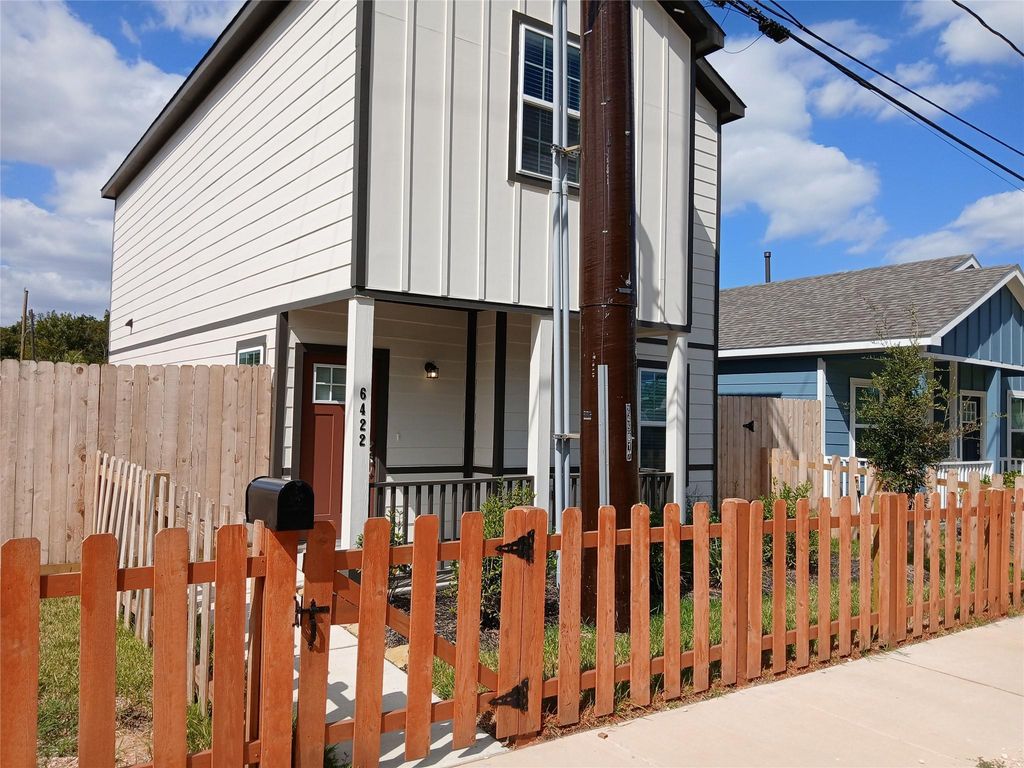 6422 Calhoun Road, Houston, TX 77021