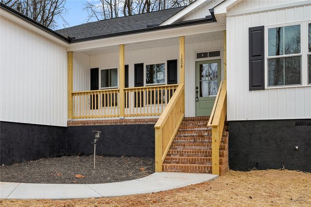 120B Boxwood Lane, Anderson, SC 29621