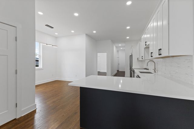 2715A Delaware Ave, Nashville, TN 37209