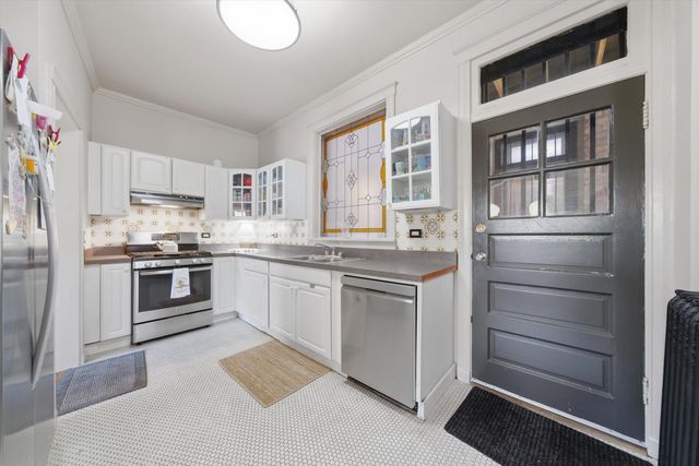 425 Greenwood Street 1E, Evanston, IL 60201