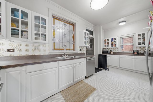 425 Greenwood Street 1E, Evanston, IL 60201