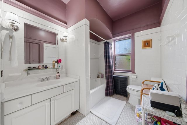 425 Greenwood Street 1E, Evanston, IL 60201