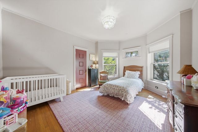 425 Greenwood Street 1E, Evanston, IL 60201