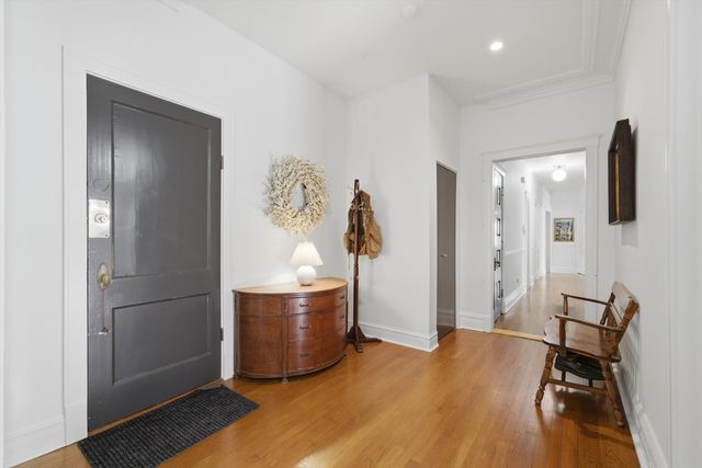 425 Greenwood Street 1E, Evanston, IL 60201
