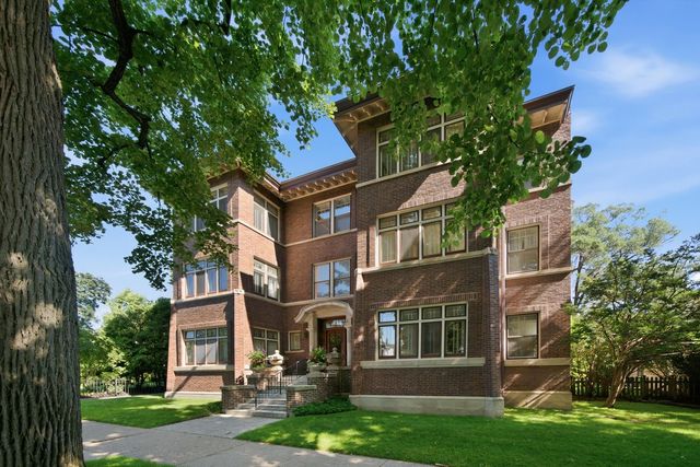 425 Greenwood Street 1E, Evanston, IL 60201