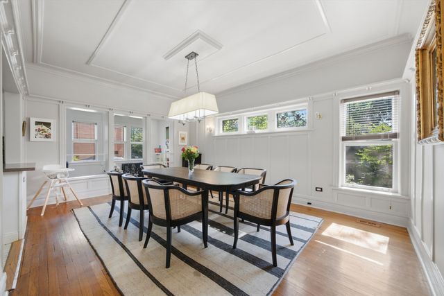 425 Greenwood Street 1E, Evanston, IL 60201
