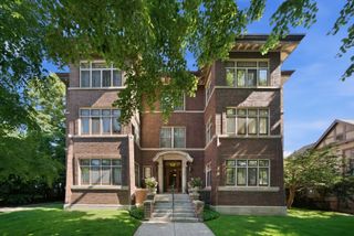 425 Greenwood Street 1E, Evanston, IL 60201