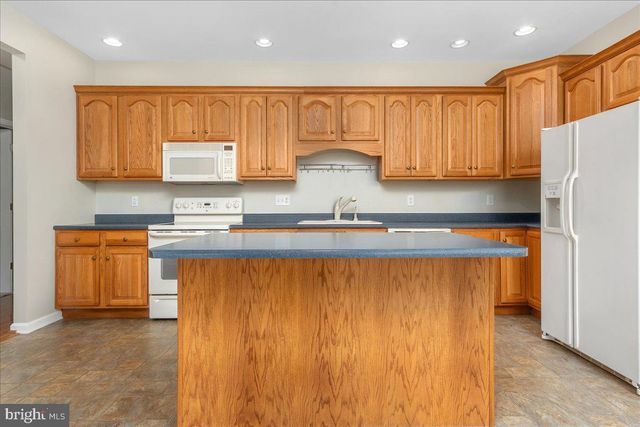 1845 MERIDIAN DR, Hagerstown, MD 21742