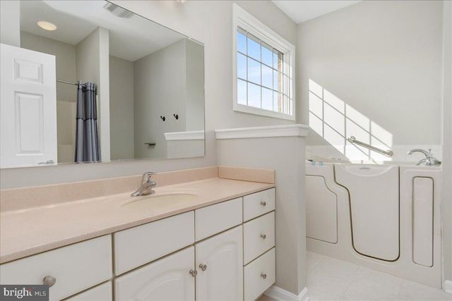 1845 MERIDIAN DR, Hagerstown, MD 21742