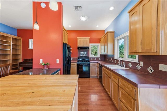 18354 Boogie Hill Rd, Nevada City, CA 95959