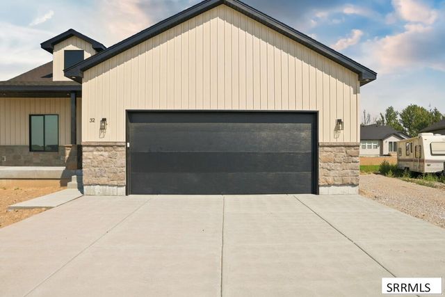 32 N Hemlock Lane, Rigby, ID 83442