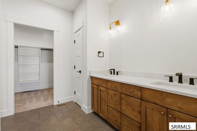 32 N Hemlock Lane, Rigby, ID 83442