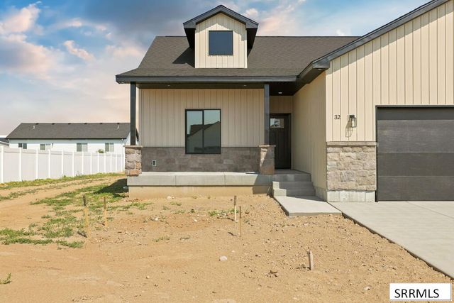 32 N Hemlock Lane, Rigby, ID 83442