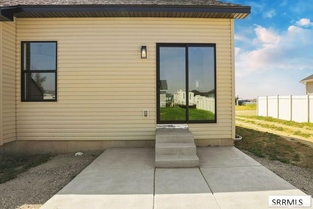 32 N Hemlock Lane, Rigby, ID 83442