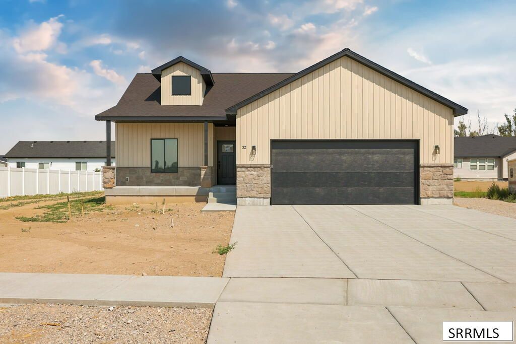 32 N Hemlock Lane, Rigby, ID 83442