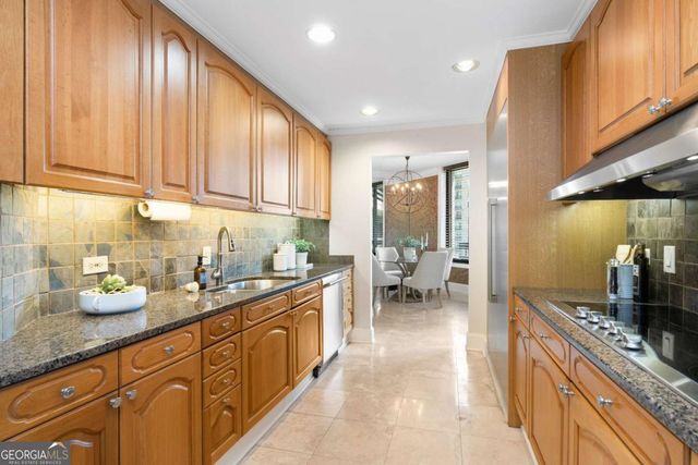 2660 Peachtree Road NW 10H, Atlanta, GA 30305