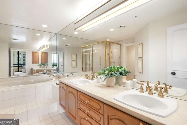2660 Peachtree Road NW 10H, Atlanta, GA 30305