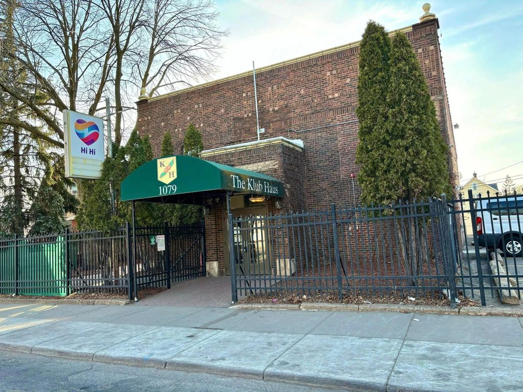 1079 Rice Street, Saint Paul, MN 55117 — exterior