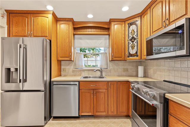 1304 Dalehurst Drive, Bethlehem City, PA 18018