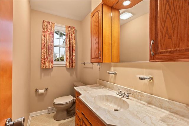 1304 Dalehurst Drive, Bethlehem City, PA 18018