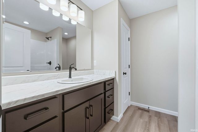 180 Longrifle Road, Warsaw, IN 46580