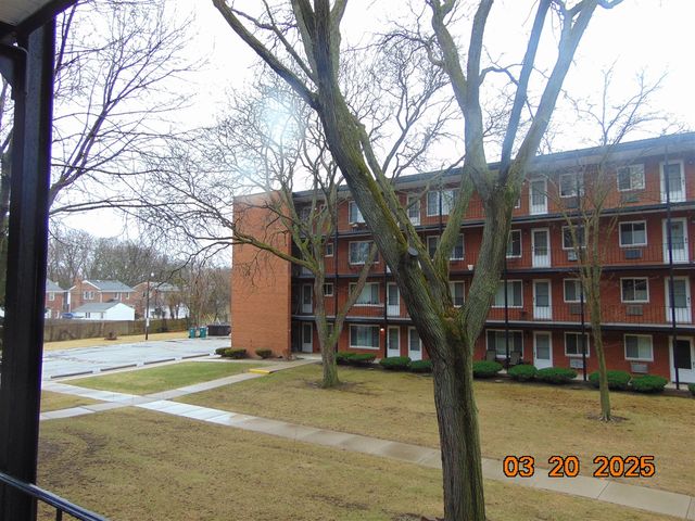 2915 W 13 Mile Road 308, Royal Oak, MI 48073