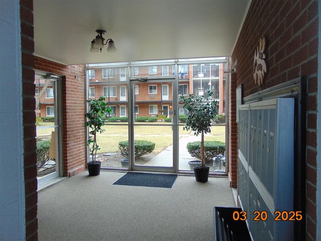 2915 W 13 Mile Road 308, Royal Oak, MI 48073