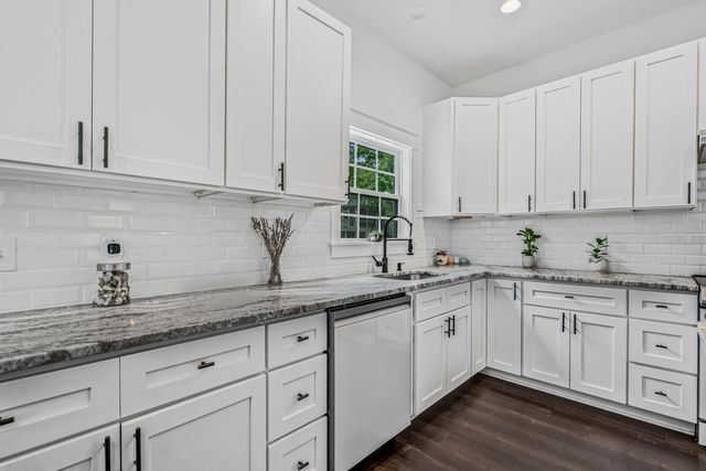 5681 Captain Kidd Road, Hollywood, SC 29449