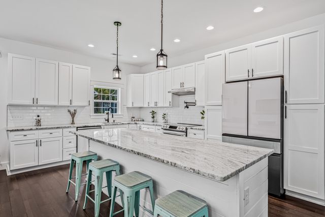 5681 Captain Kidd Road, Hollywood, SC 29449
