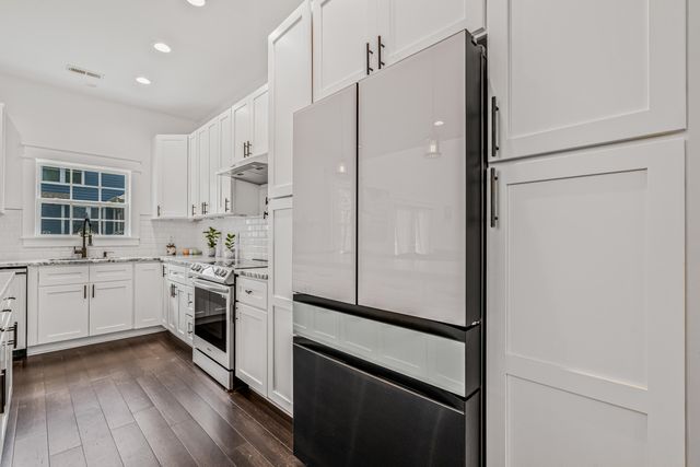 5681 Captain Kidd Road, Hollywood, SC 29449