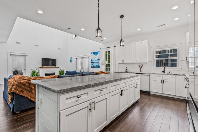 5681 Captain Kidd Road, Hollywood, SC 29449