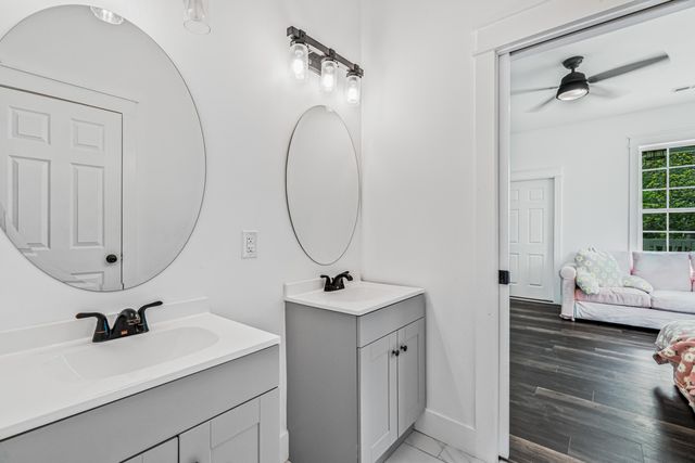 5681 Captain Kidd Road, Hollywood, SC 29449