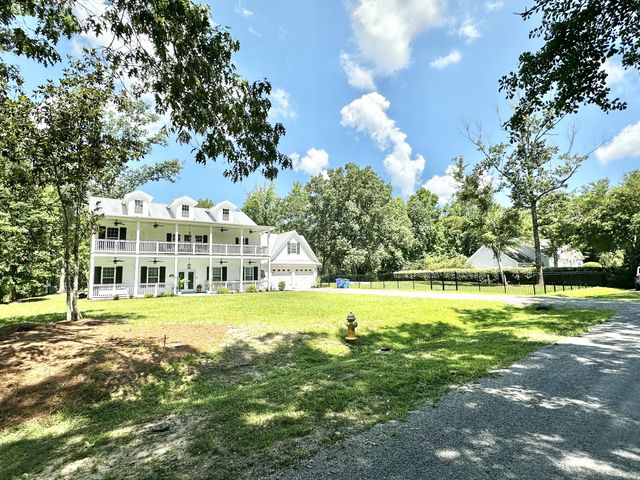 5681 Captain Kidd Road, Hollywood, SC 29449