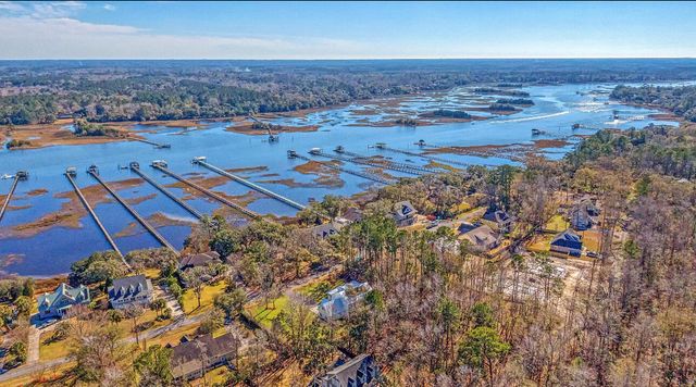5681 Captain Kidd Road, Hollywood, SC 29449