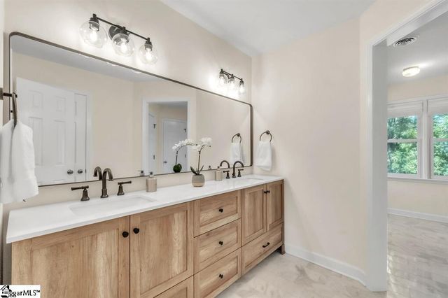 109 Comstock Court, Greer, SC 29650