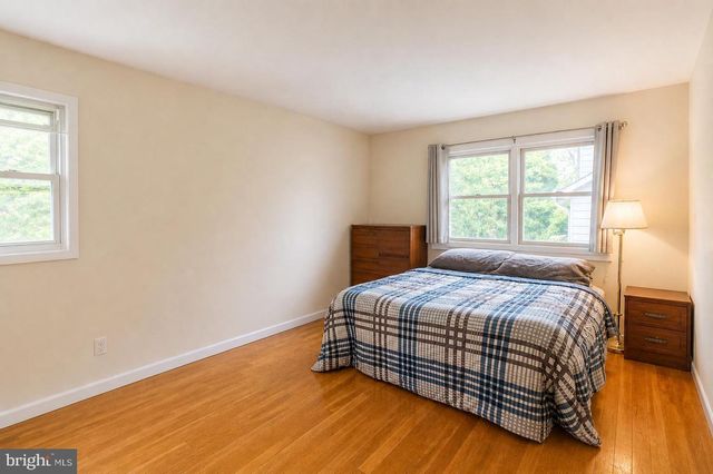 2884 GLENORA LN, Rockville, MD 20850