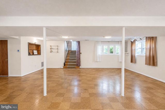 2884 GLENORA LN, Rockville, MD 20850