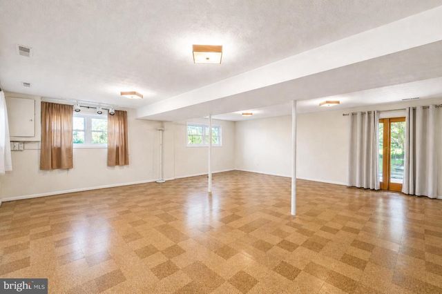 2884 GLENORA LN, Rockville, MD 20850