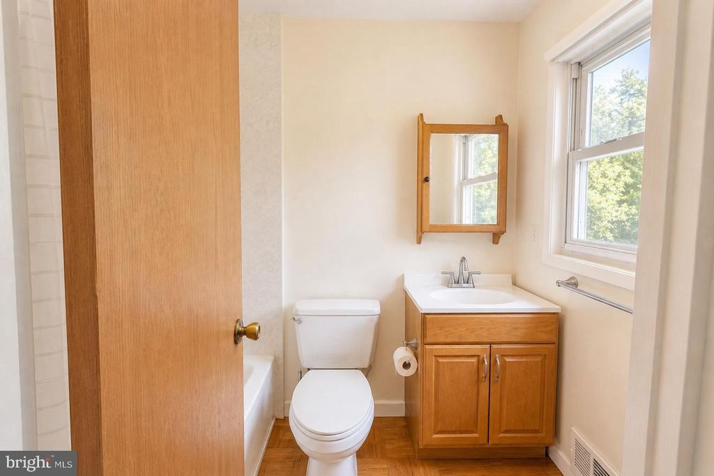 Image 14 of property listing at 2884 GLENORA LN, Rockville, MD 20850