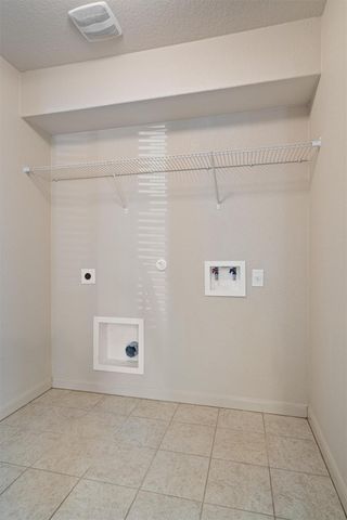 180 Eagle DR, Luling, TX 78648