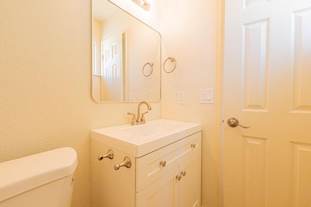 17925 Rodeo Drive, Madera, CA 93638