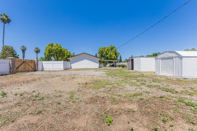 17925 Rodeo Drive, Madera, CA 93638