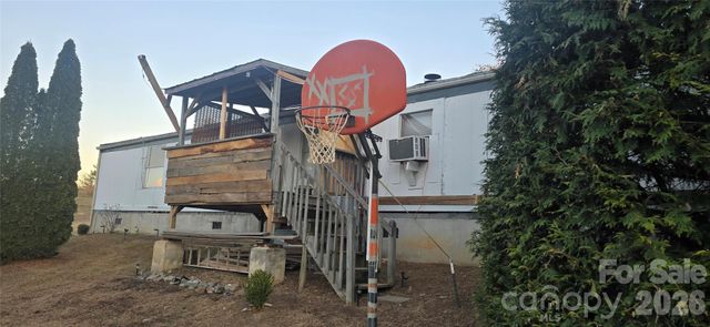 1236 Three Way Lane, Lenoir, NC 28645